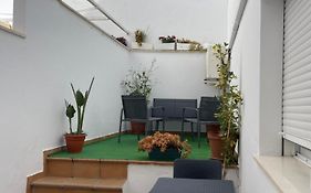 A 5 Min Estacion De Tren- Patio-Parking Y Playa